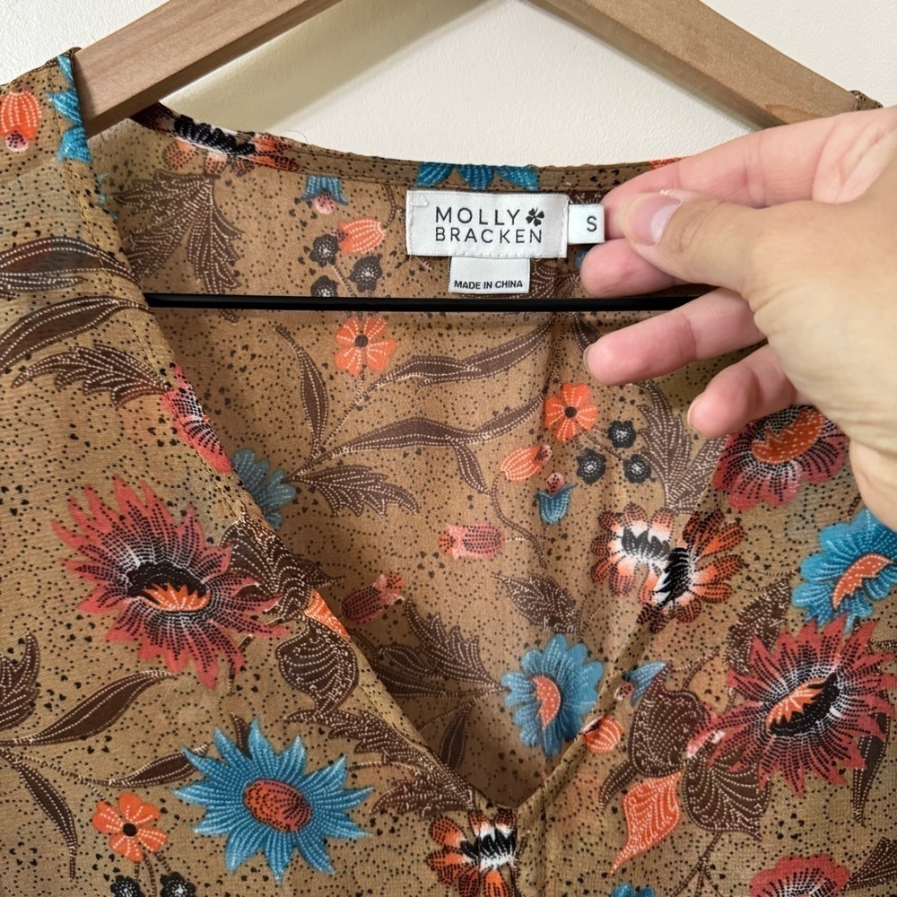 MOLLY BRACKEN sheer floral blouse - size small - Picture 5 of 7